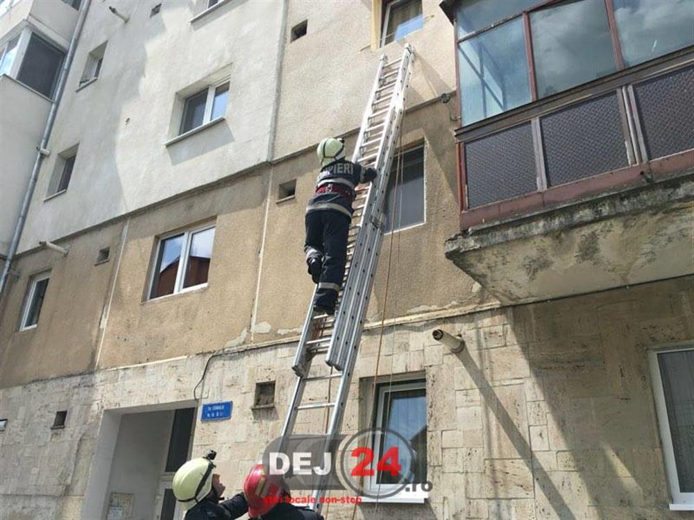 Persoana blocata in apartament Dej strada Crangului pompieri (1)