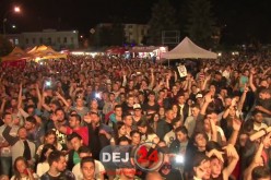 S-a tras cortina peste Zilele Municipiului Dej! Mii de dejeni au fost prezenți în Piața Bobâlna – VIDEO
