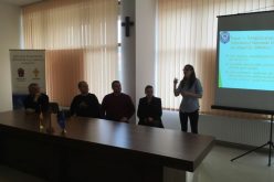 Persoanele cu deficiențe de auz și vorbire din Dej, informate cu privire la utilizarea numărului de urgențe 113 – FOTO
