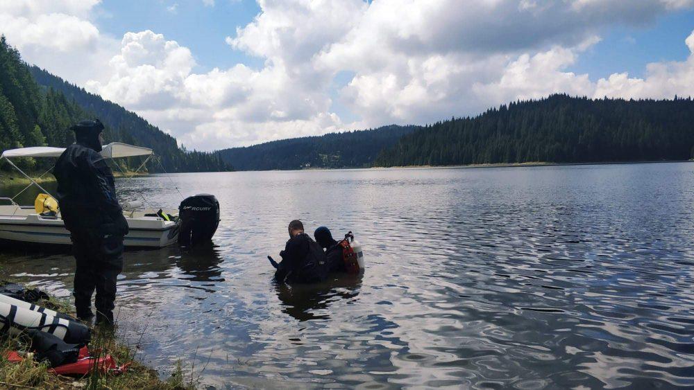 Căutările Directorului Apia Cluj Pe Lacul Beliș Fantanele Au Fost