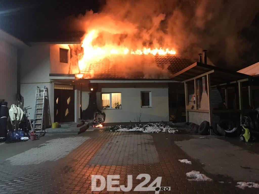 Incendiu In Cluj Napoca Acoperișul Unei Case S A Făcut Scrum