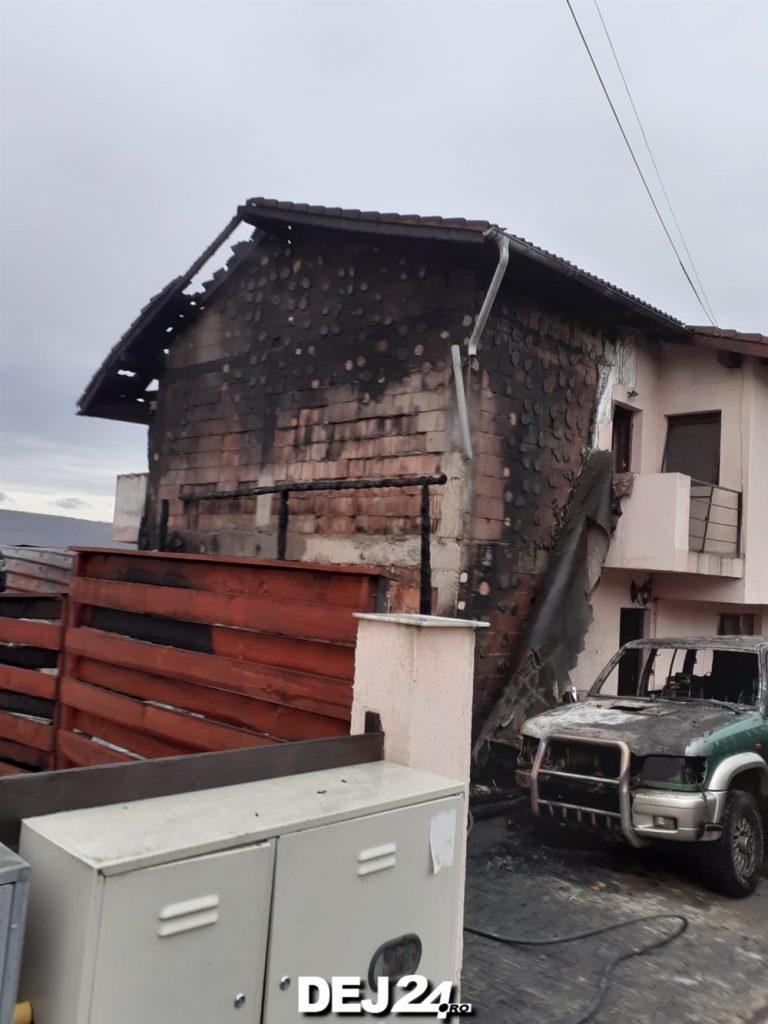 Incendiu La O Casă Din Cluj Flăcările S Au Extins De La O Mașină